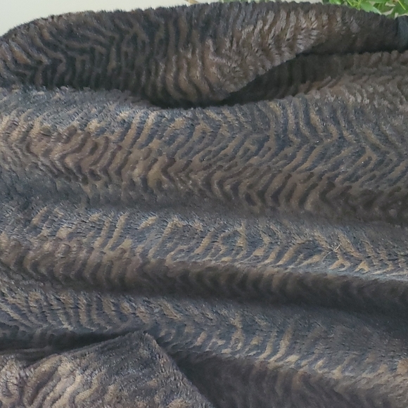 Long Brown Patterned Faux Fur Coat - Picture 7 of 7